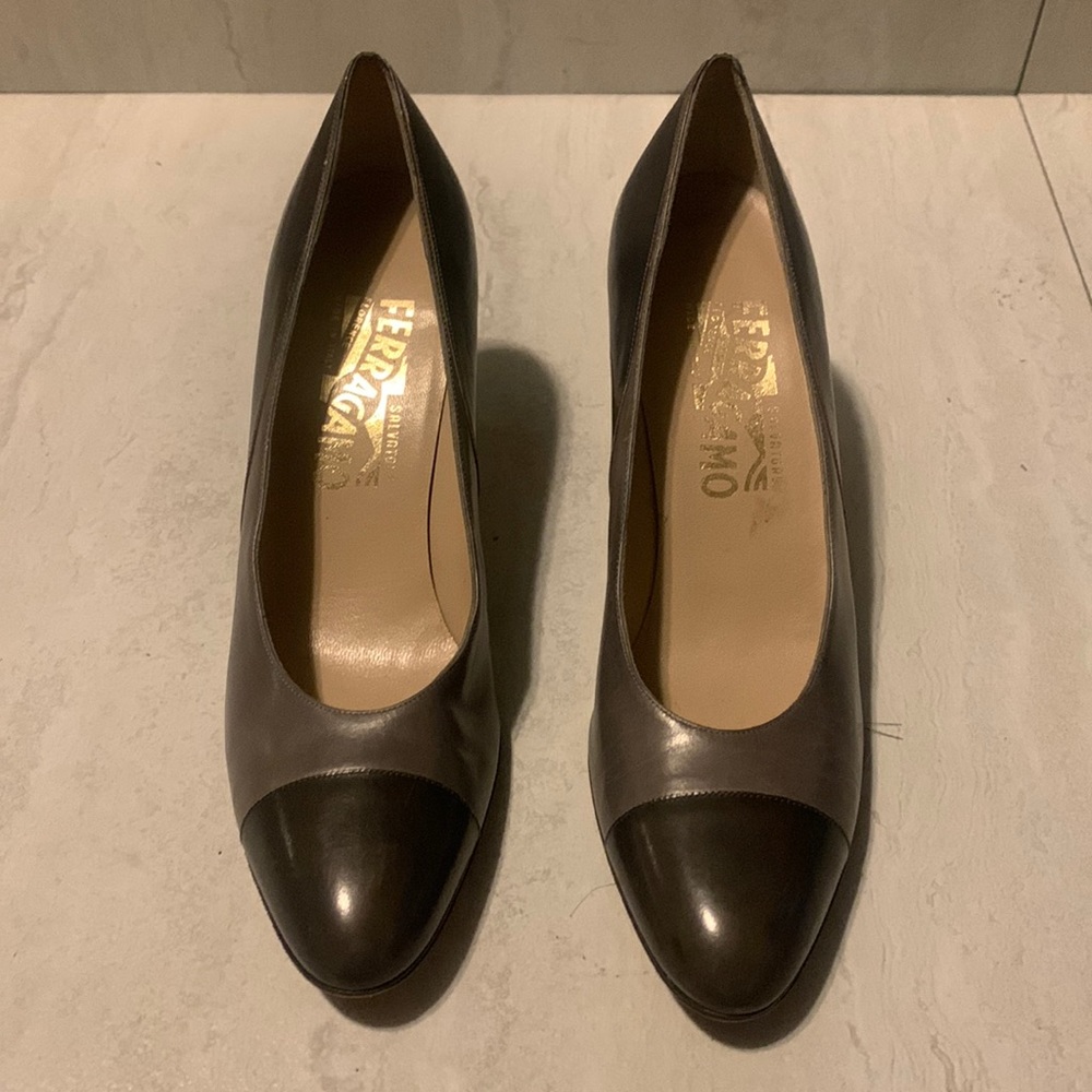 Salvatore Ferragamo Women's Grey Colorblock Vintage Heels Size 8AAA Narrow
